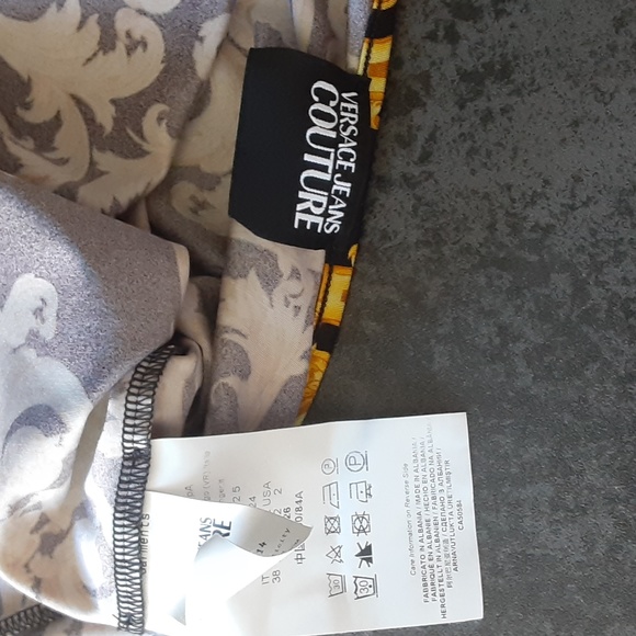 Versace - Picture 7 of 10